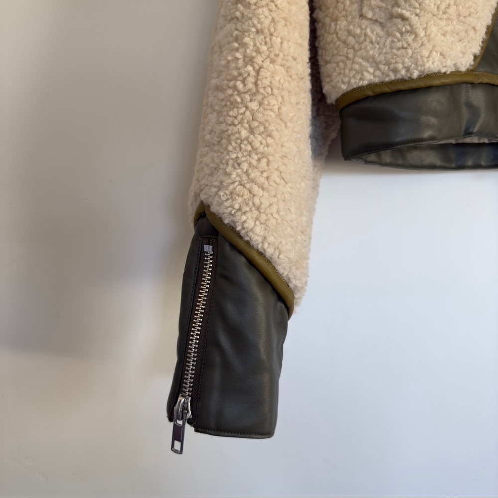RUVE Javan shearling Jacket Size: small - Picture 5 of 8